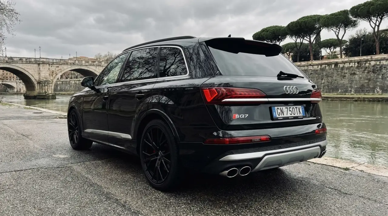 Audi SQ7 7seater 2023, exterior — St. Tropez Luxury Car, Saint-Tropez. Audi SQ7 7seater in Saint-Tropez The Audi SQ7 7seater is available to rent in…