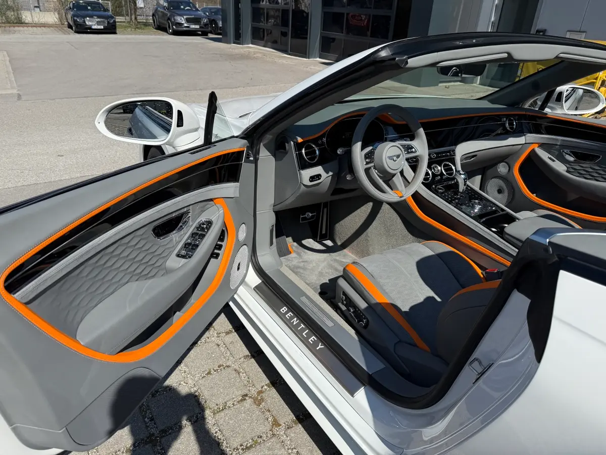Bentley Continental GTC Speed 2025, front view — St. Tropez Luxury Car, Saint-Tropez. Bentley Continental GTC Speed in Saint-Tropez The Bentley Continental GTC Speed 2025 is…