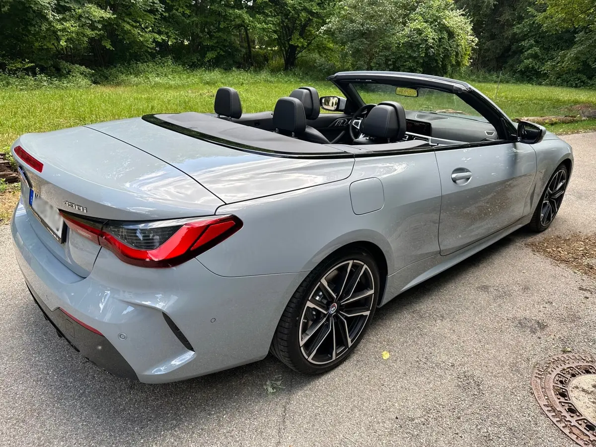 BMW 430i Cabrio 2023, exterior — St. Tropez Luxury Car, Saint-Tropez. BMW 430i Cabrio in Saint-Tropez The BMW 430i Cabrio 2023 is available to rent in…