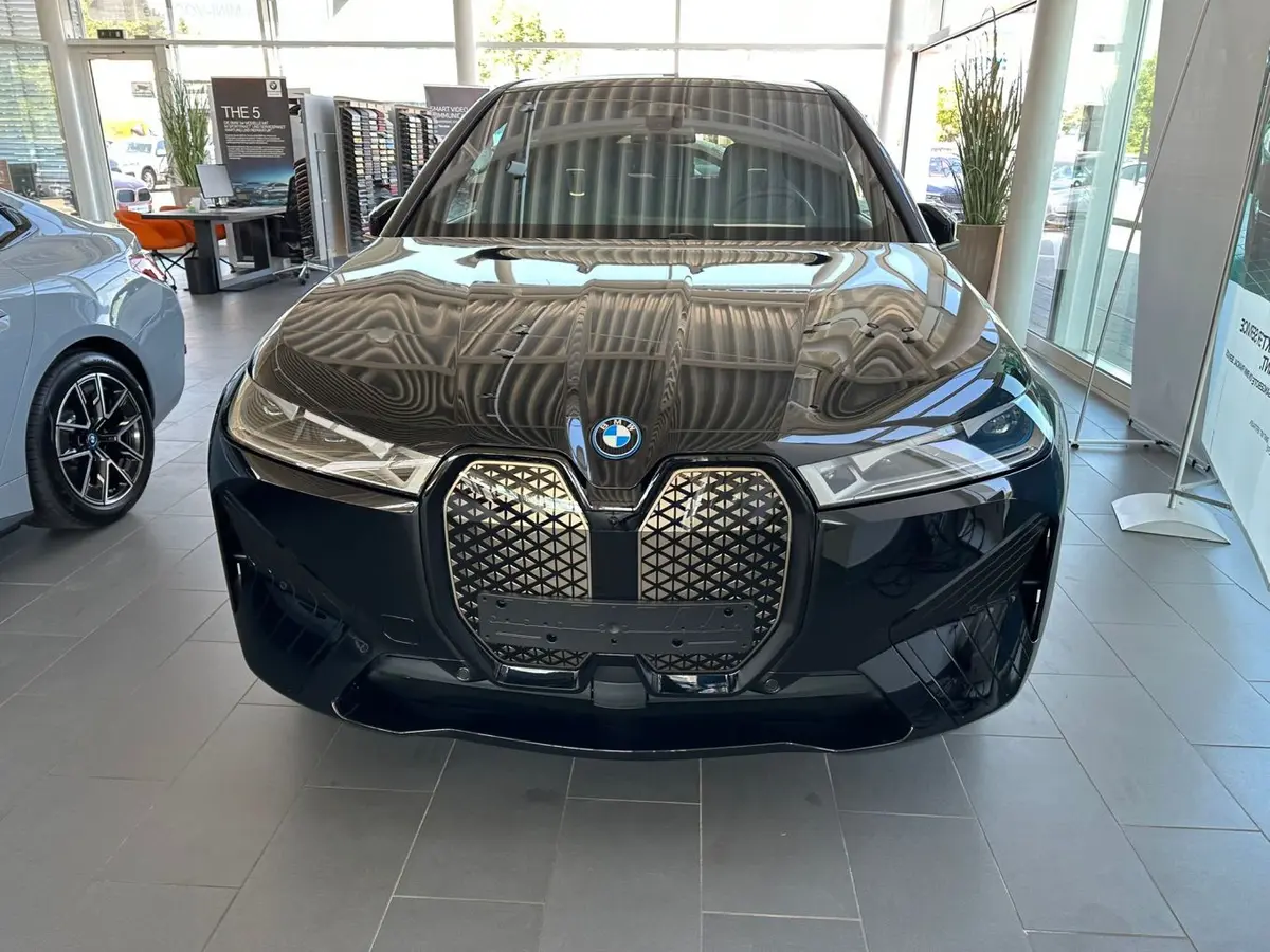 BMW IX M60 2023, front view — St. Tropez Luxury Car, Saint-Tropez. BMW IX M60 in Saint-Tropez The 2023 BMW IX M60 is available to rent in Saint-Tropez, an…