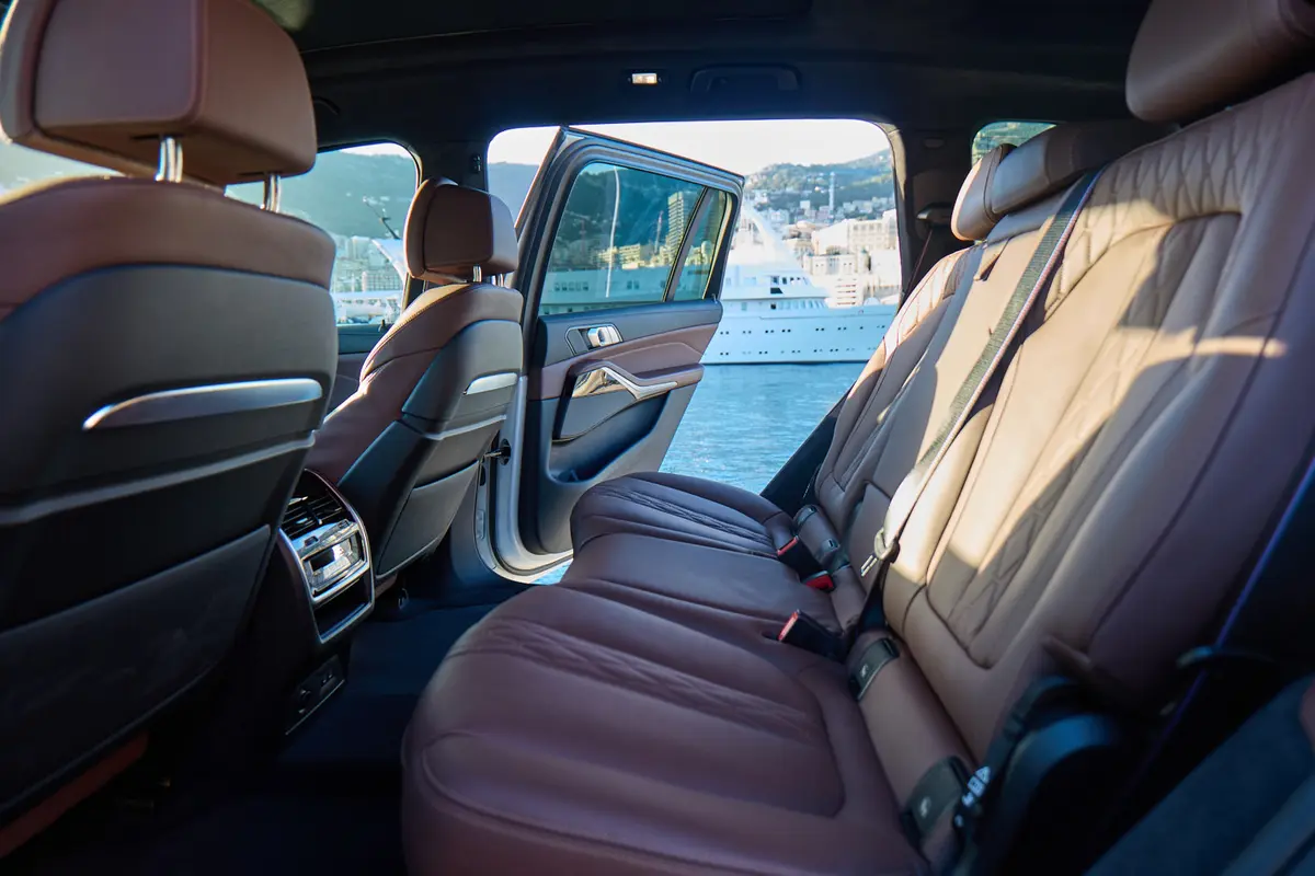 BMW X7 40d M 2024, rear view — St. Tropez Luxury Car, Saint-Tropez. BMW X7 40d M in Saint-Tropez The BMW X7 40d M, model year 2024, is available to rent in…