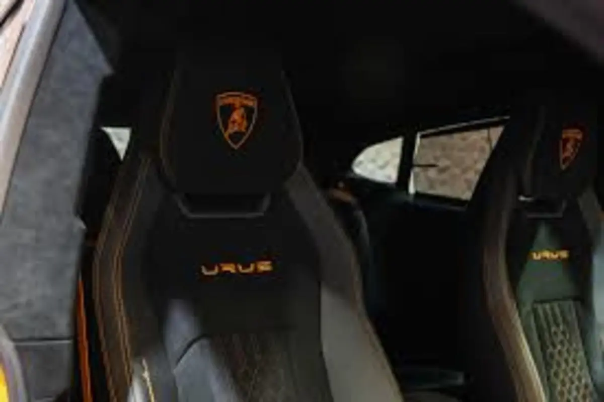 Lamborghini Urus S 2024, rear view — St. Tropez Luxury Car, Saint-Tropez. Lamborghini Urus S in Saint-Tropez Renting the Lamborghini Urus S 2024 in Saint-Tropez…