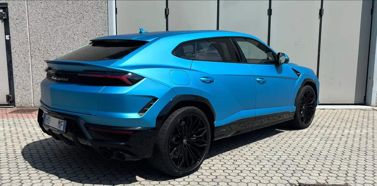 Lamborghini Urus SE 2025, front view — St. Tropez Luxury Car, Saint-Tropez. Lamborghini Urus SE in Saint-Tropez The 2025 Lamborghini Urus SE is available for rental…