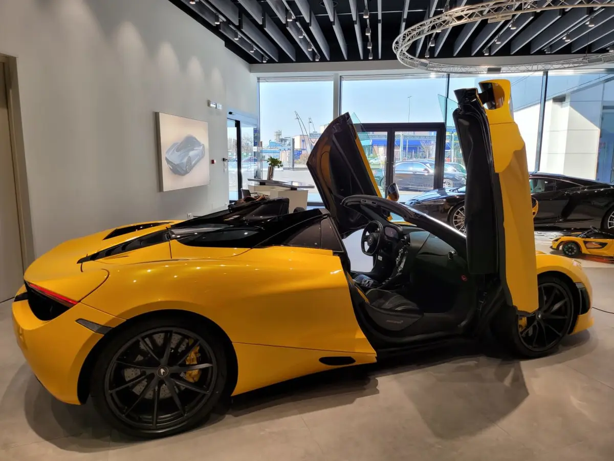 McLaren 720S Spider 2022, front view — St. Tropez Luxury Car, Saint-Tropez. McLaren 720S Spider in Saint-Tropez The McLaren 720S Spider is available to rent in…