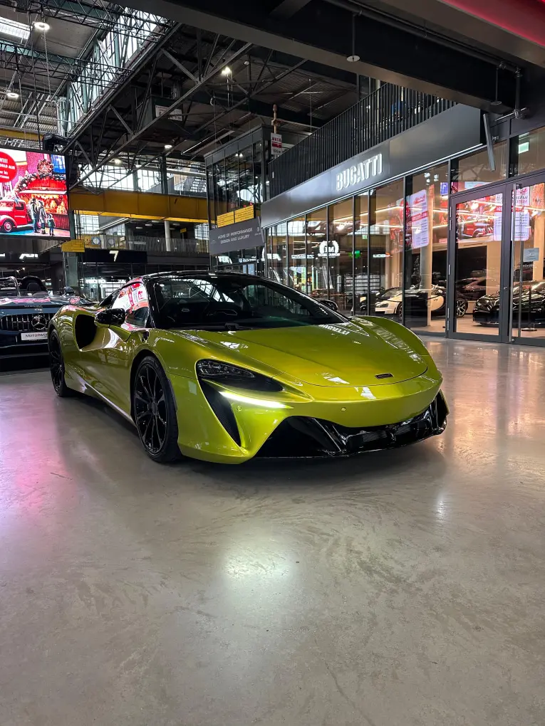 McLaren Artura Spider 2024, front view — St. Tropez Luxury Car, Saint-Tropez. McLaren Artura Spider in Saint-Tropez The McLaren Artura Spider is available for rental…