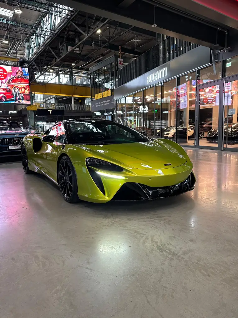 McLaren Artura Spider 2024, front view — St. Tropez Luxury Car, Saint-Tropez. McLaren Artura Spider in Saint-Tropez The McLaren Artura Spider is available for rental…