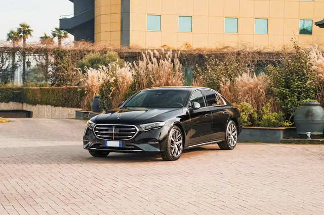 Mercedes Benz E-klasse 220d Premium Plus 2026 — St. Tropez Luxury Car, Saint-Tropez
