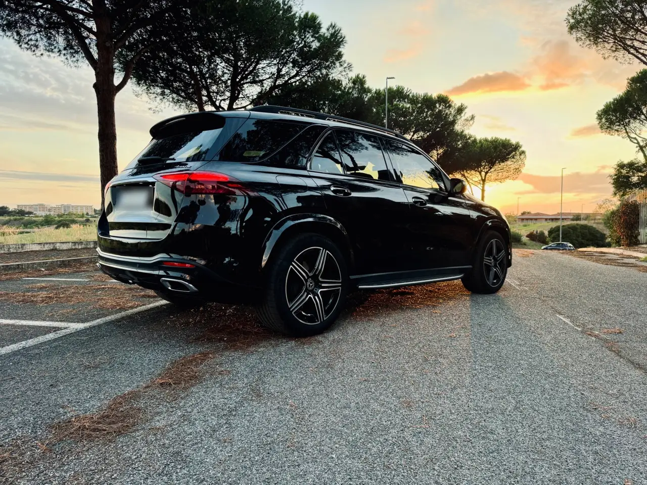 Mercedes Benz GLE 450 AMG 2024, front view — St. Tropez Luxury Car, Saint-Tropez. Mercedes Benz GLE 450 AMG in Saint-Tropez The Mercedes Benz GLE 450 AMG, a 2024 SUV, is…