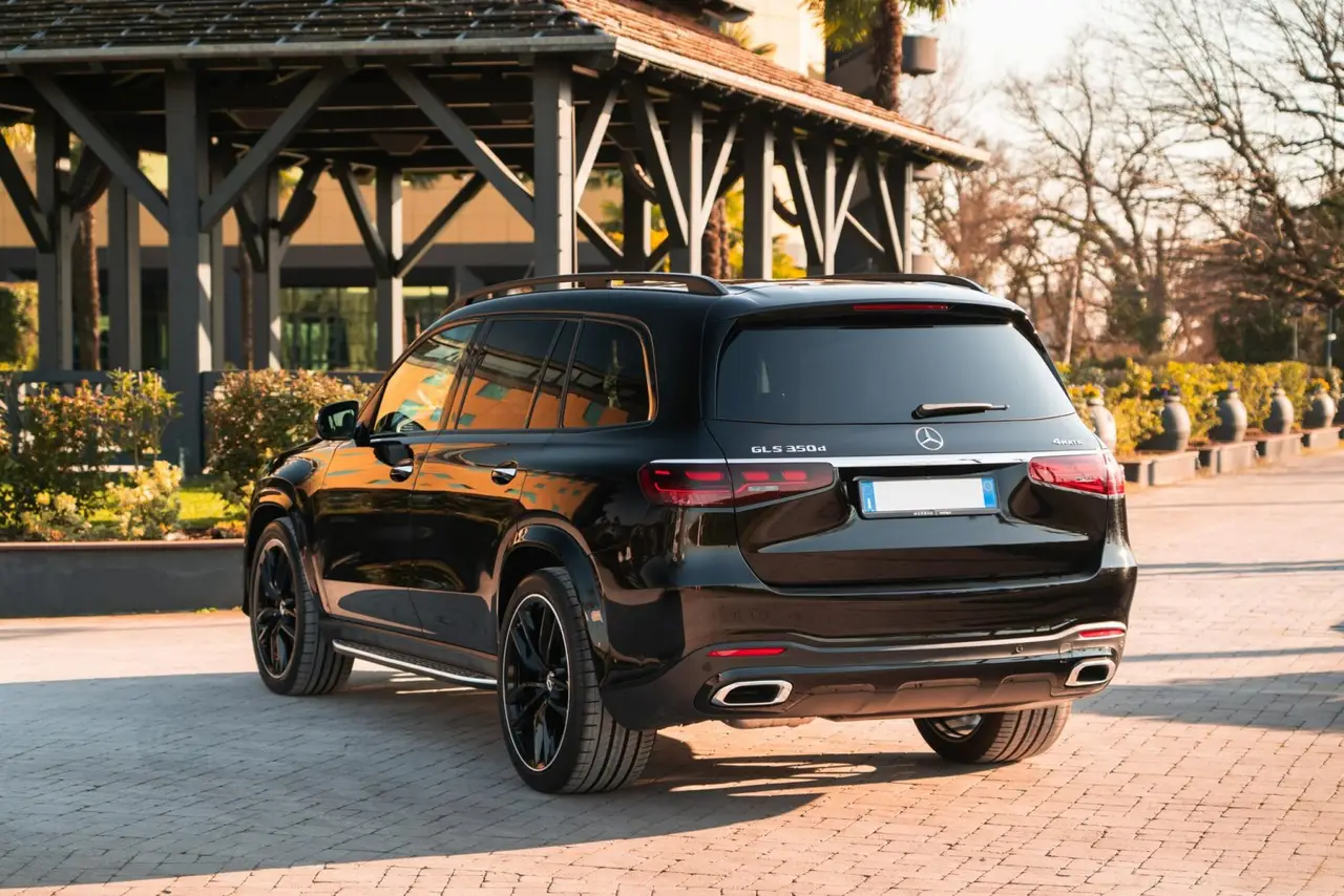 Mercedes Benz GLS-klasse 350 D Exclusive 7 Posti 2025, exterior — St. Tropez Luxury Car, Saint-Tropez. Mercedes Benz GLS-klasse 350 D Exclusive 7 Posti in Saint-Tropez The 2025 Mercedes Benz…