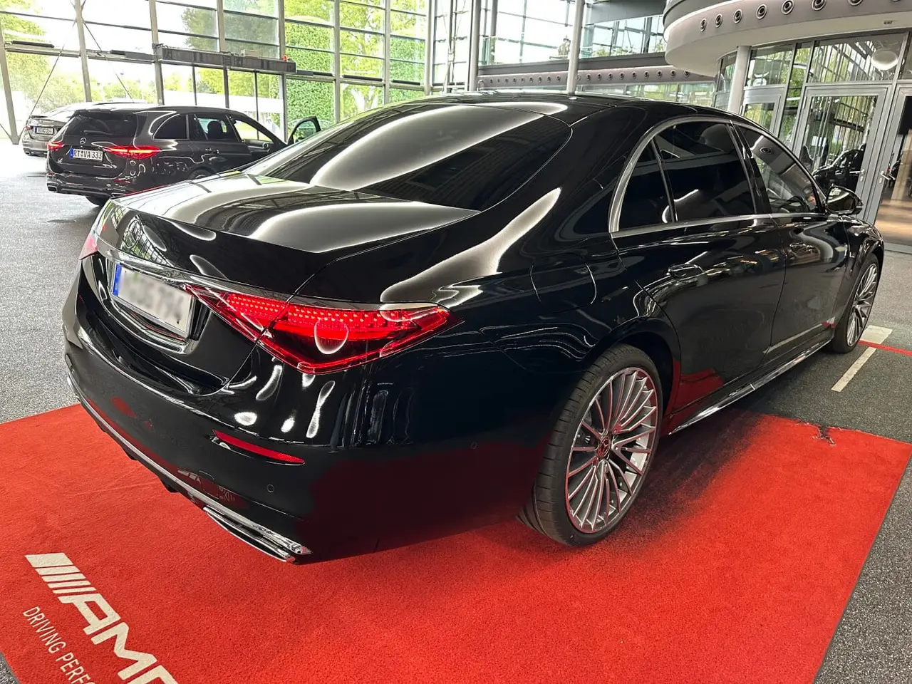 Mercedes Benz S-klasse S400 Long 4-Matic 2023, exterior — St. Tropez Luxury Car, Saint-Tropez. Mercedes Benz S-klasse S400 Long 4-Matic in Saint-Tropez The 2023 Mercedes Benz S-klasse…