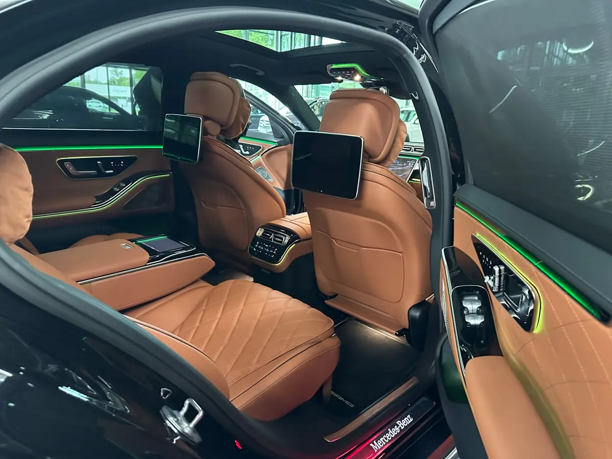 Mercedes Benz S-klasse S400 Long 4-Matic 2023, dashboard — St. Tropez Luxury Car, Saint-Tropez. Mercedes Benz S-klasse S400 Long 4-Matic in Saint-Tropez The 2023 Mercedes Benz S-klasse…