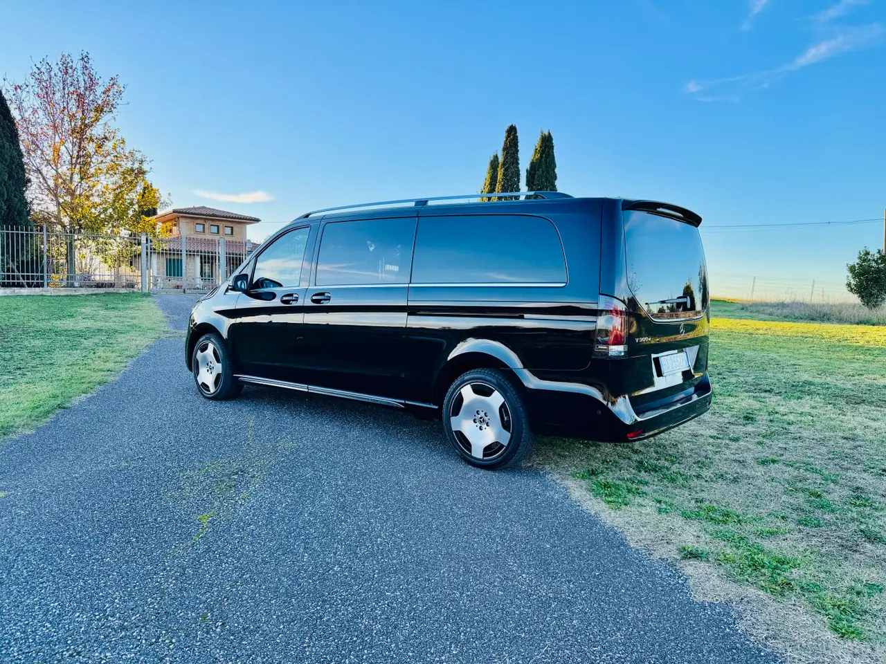 Mercedes Benz V300 4x4 XL Exclusive 7 seats 2025, exterior — St. Tropez Luxury Car, Saint-Tropez. Mercedes Benz V300 4x4 XL Exclusive 7 seats in Saint-Tropez The Mercedes Benz V300 4x4 XL…