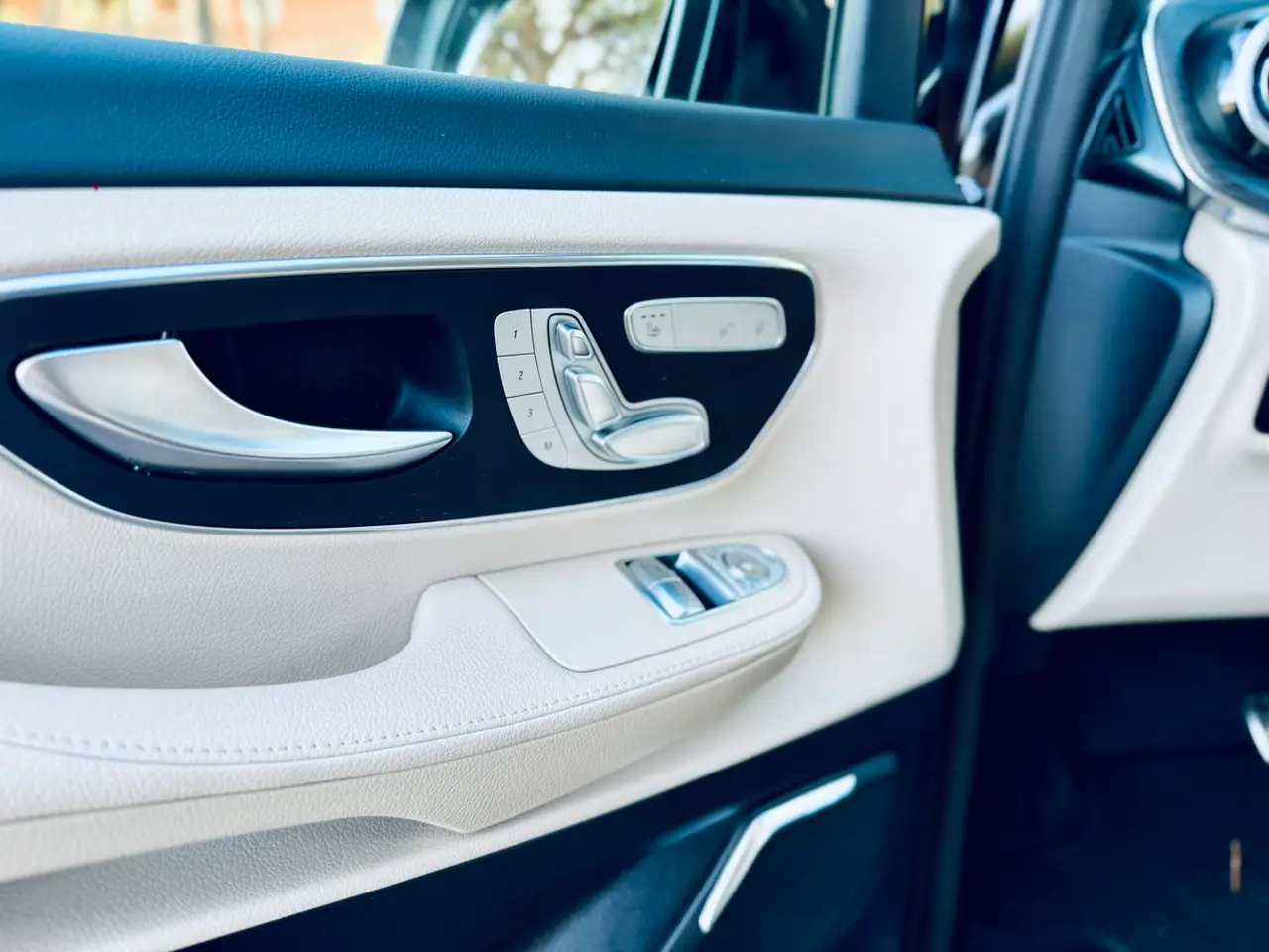 Mercedes Benz V300 4x4 XL VIP (Captain, 7 seat) 2025, front view — St. Tropez Luxury Car, Saint-Tropez. Mercedes Benz V300 4x4 XL VIP (Captain, 7 seat) in Saint-Tropez The Mercedes Benz V300…
