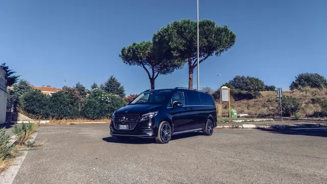 Mercedes Benz V300 4x4 XL VIP (Captain, 7 seat) 2025 — St. Tropez Luxury Car, Saint-Tropez