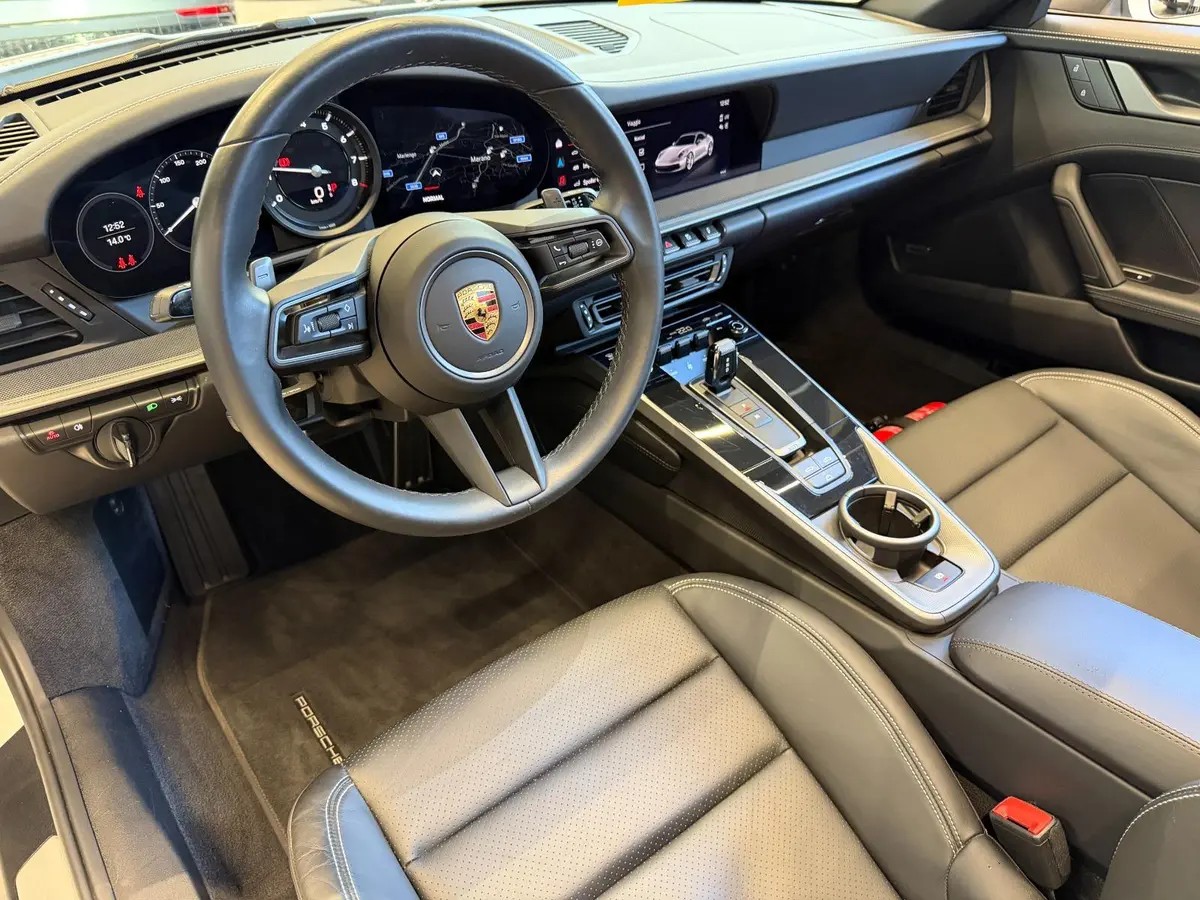 Porsche 911 Carrera S Cabrio (992) 2025, front view — St. Tropez Luxury Car, Saint-Tropez. Porsche 911 Carrera S Cabrio (992) in Saint-Tropez The Porsche 911 Carrera S Cabrio…