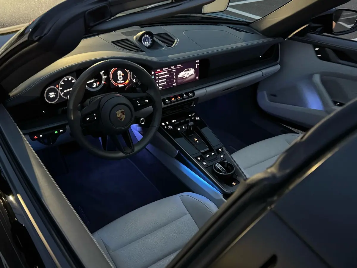 Porsche 911 Targa 2025, exterior — St. Tropez Luxury Car, Saint-Tropez. Porsche 911 Targa in Saint-Tropez The 2025 Porsche 911 Targa is available to rent in…