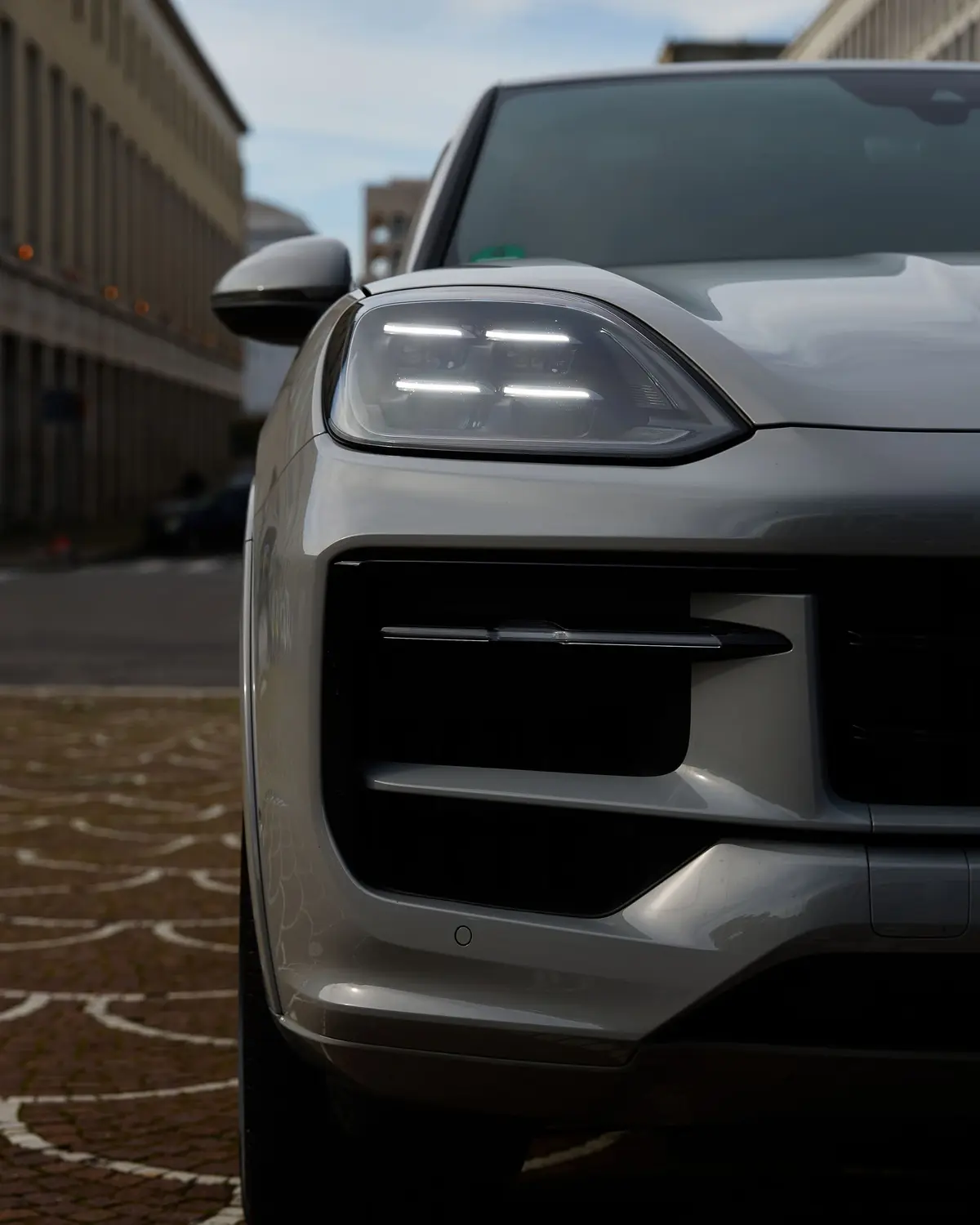 Porsche Cayenne 2025, rear view — St. Tropez Luxury Car, Saint-Tropez. Porsche Cayenne in Saint-Tropez The Porsche Cayenne is available for rental in…