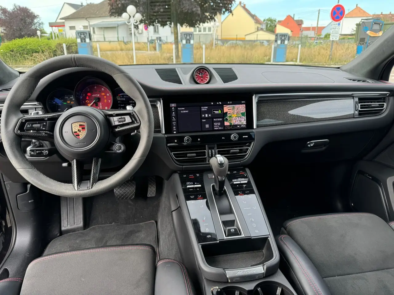 Porsche Macan GTS 2024, exterior — St. Tropez Luxury Car, Saint-Tropez. Porsche Macan GTS in Saint-Tropez The Porsche Macan GTS, 2024, is available for rental in…