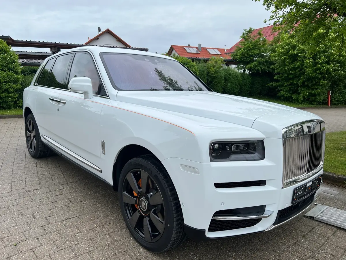 Rolls-Royce Cullinan 2022, interior — St. Tropez Luxury Car, Saint-Tropez. Rolls-Royce Cullinan in Saint-Tropez The 2022 Rolls-Royce Cullinan is offered for rental…