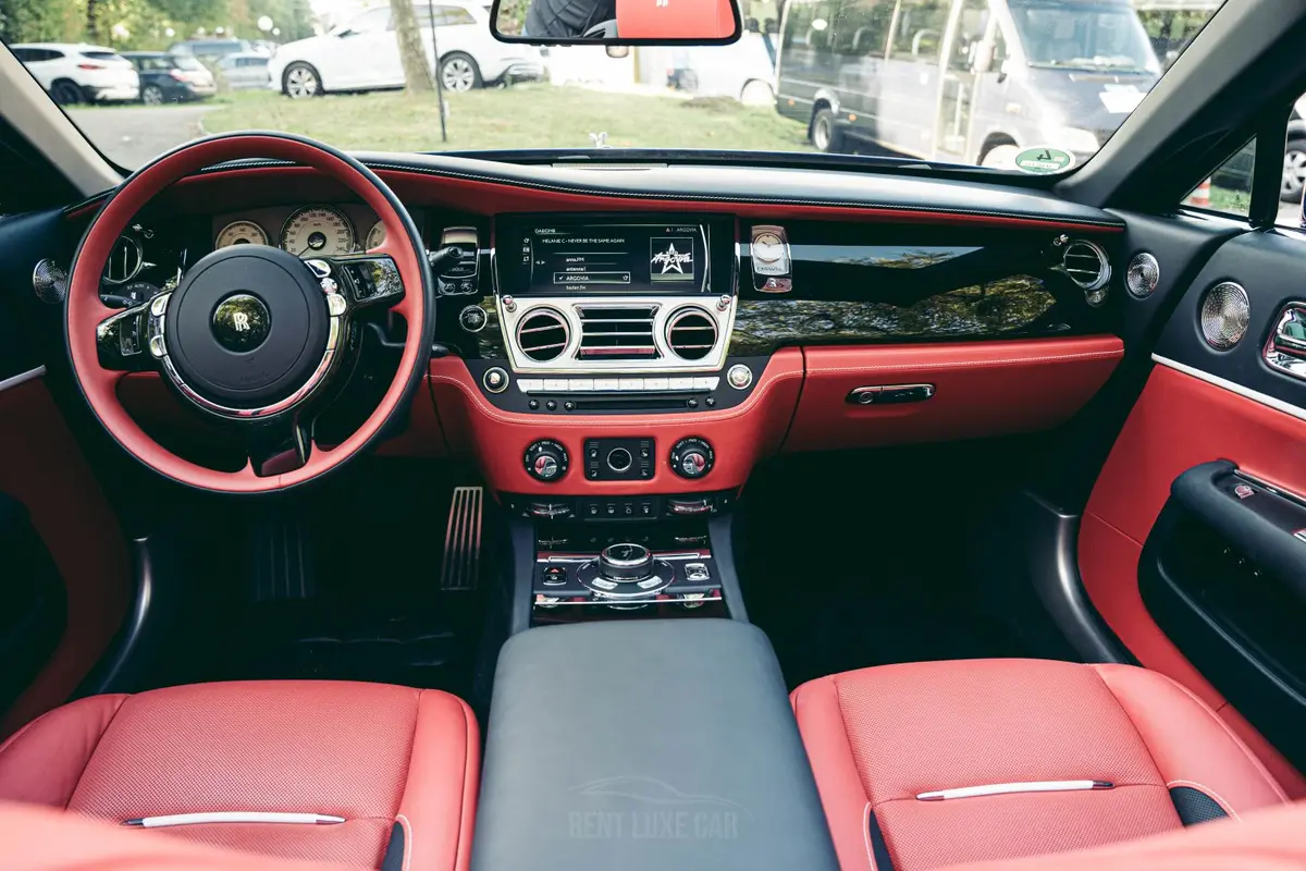 Rolls-Royce Dawn 2022, exterior — St. Tropez Luxury Car, Saint-Tropez. Rolls-Royce Dawn in Saint-Tropez The Rolls-Royce Dawn 2022 is available to rent in…
