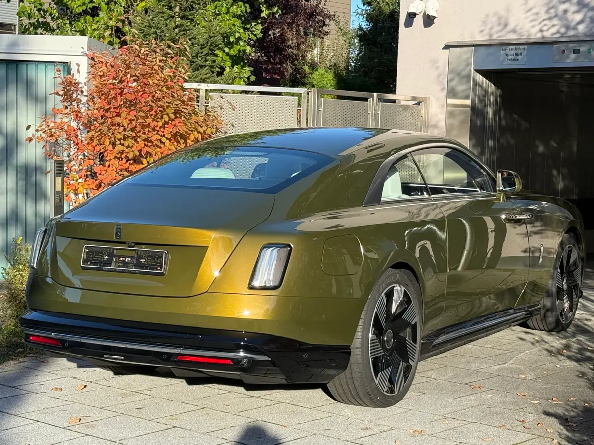 Rolls-Royce Spectre 2024, exterior — St. Tropez Luxury Car, Saint-Tropez. Rolls-Royce Spectre in Saint-Tropez The 2024 Rolls-Royce Spectre is available for rental…