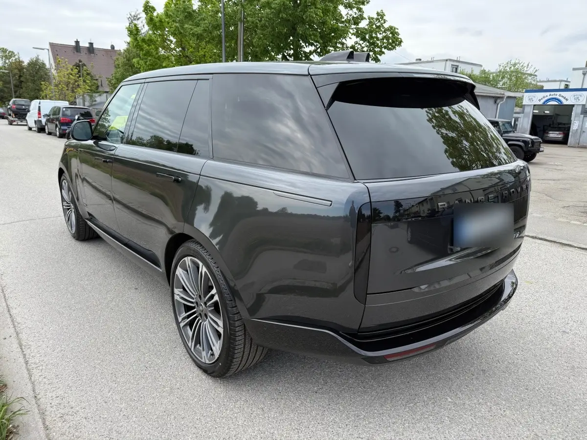 Rover Range Rover Autobiography D350 7s 2025, exterior — St. Tropez Luxury Car, Saint-Tropez. Rover Range Rover Autobiography D350 7s in Saint-Tropez The Rover Range Rover…
