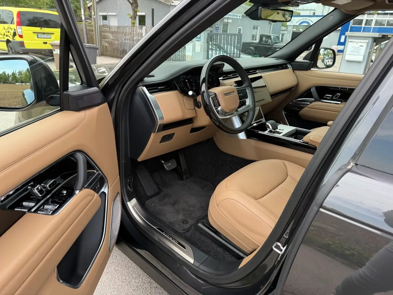 Rover Range Rover Autobiography D350 7s 2025, front view — St. Tropez Luxury Car, Saint-Tropez. Rover Range Rover Autobiography D350 7s in Saint-Tropez The Rover Range Rover…