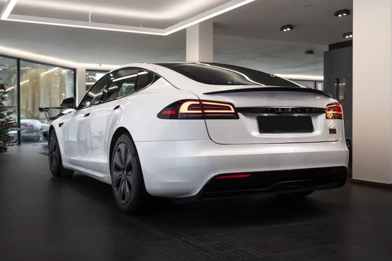 Tesla Model S Plaid 2025, dashboard — St. Tropez Luxury Car, Saint-Tropez. Tesla Model S Plaid in Saint-Tropez The Tesla Model S Plaid, a 2025 electric model rated…