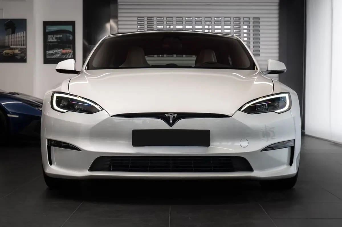 Tesla Model S Plaid 2025, side profile — St. Tropez Luxury Car, Saint-Tropez. Tesla Model S Plaid in Saint-Tropez The Tesla Model S Plaid, a 2025 electric model rated…